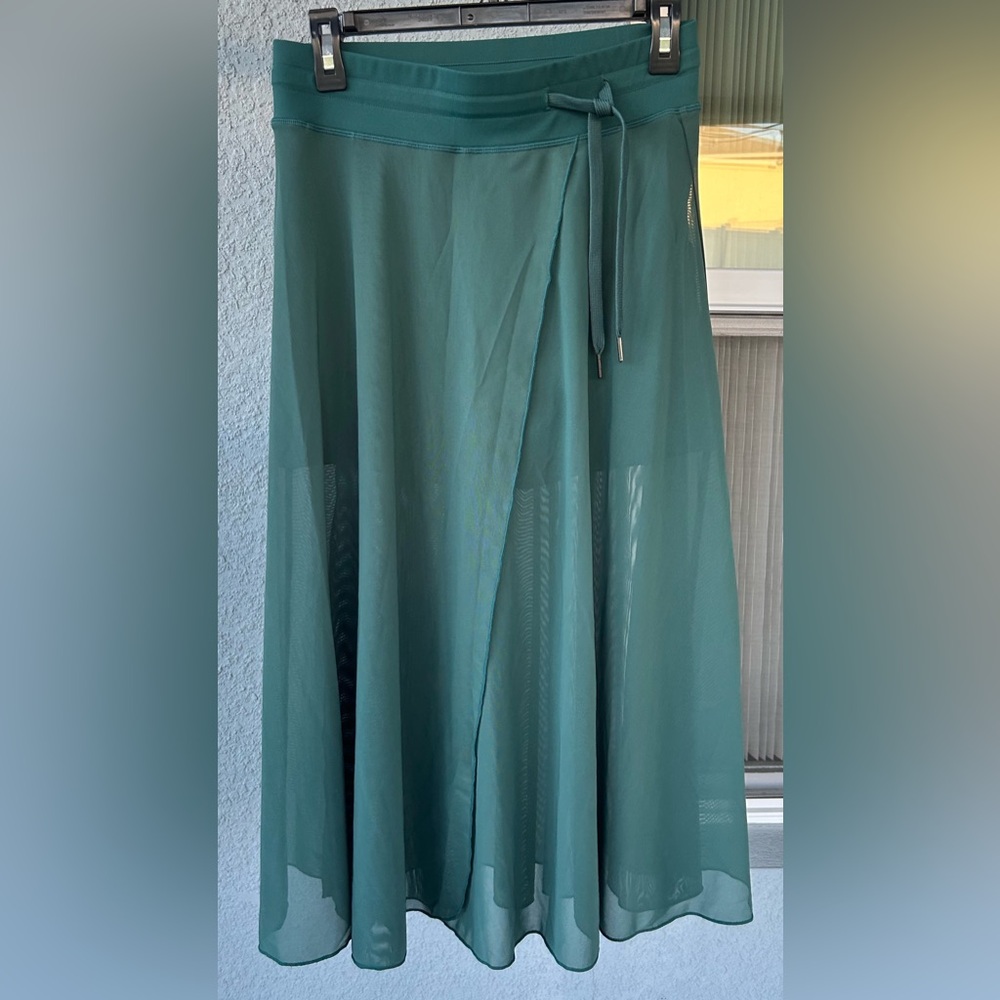 Halara Women's High-Waisted Drawstring Midi Skirt Contrast Mesh, 2-in-1, Medium - Picture 4 of 8